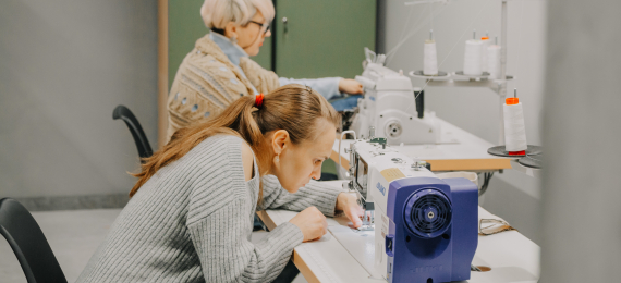 Практичний майстер-клас із роботи з професійним обладнанням для виробництва одягу та текстилю