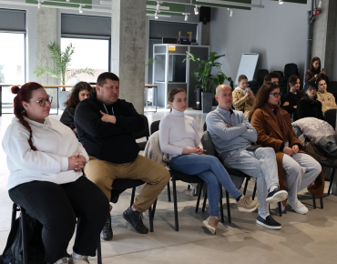 Тренінг із жестової мови