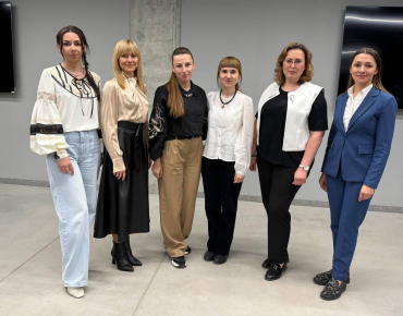 Війна у жіночих обличчях. Історії Героїнь, які серед нас.